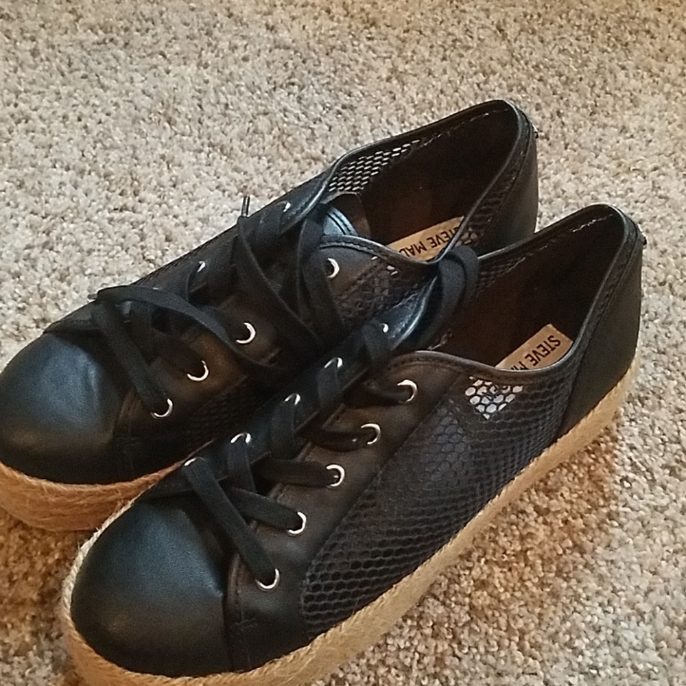 Black Leather Steve Madden wiven bottom platform s